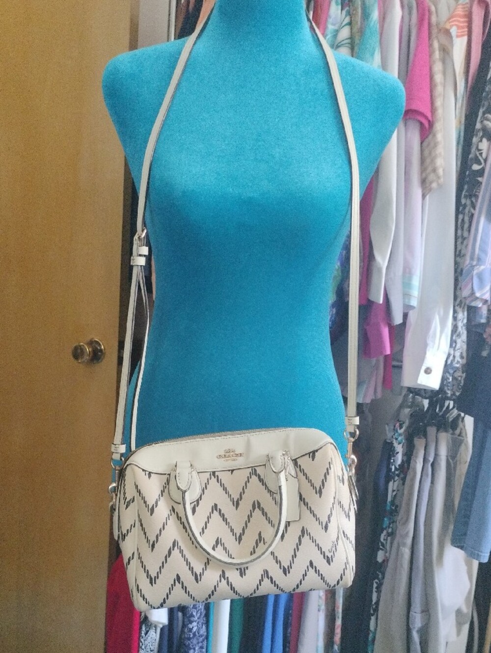 Coach Cream and Black Chevron Satchel/Crossbody Bag Vintage! - Picture 2 of 9